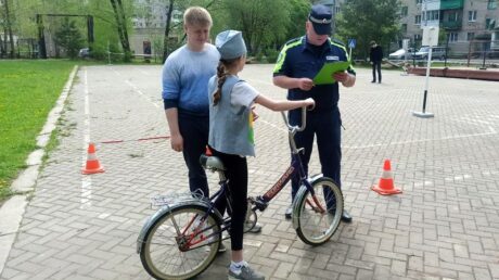 В период летних каникул специалисты призывают родителей усилить контроль за детьми и подростками: особое внимание — правилам поведения на дороге