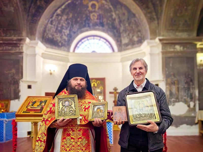 В Никольскую церковь деревни Родня вернулись старинные иконы
