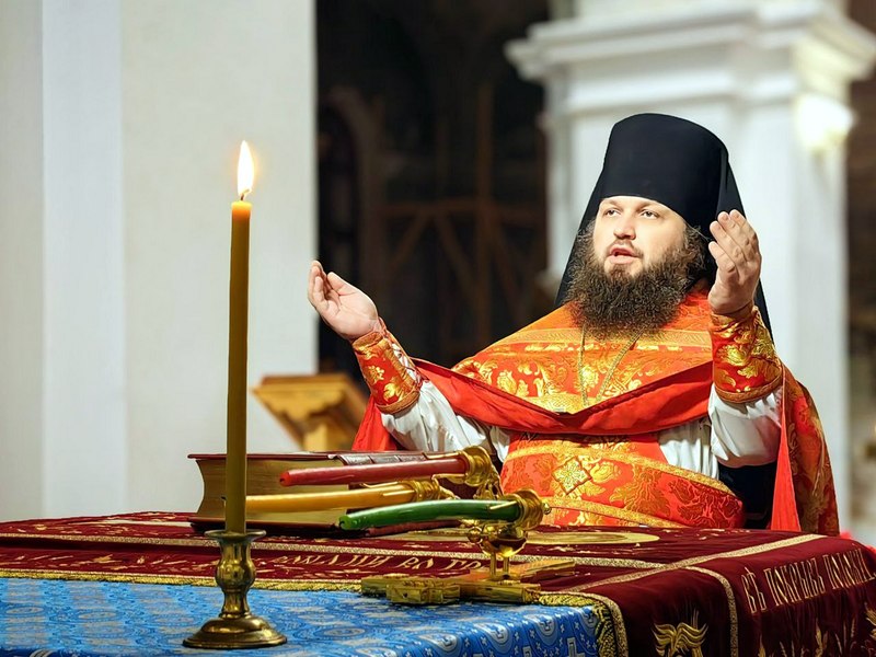 В Никольскую церковь деревни Родня вернулись старинные иконы