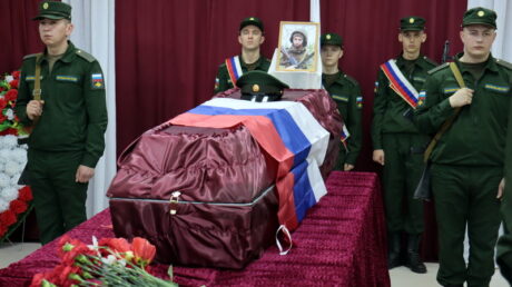 В Старице проводили в последний путь Дмитрия Назарова, погибшего участника СВО