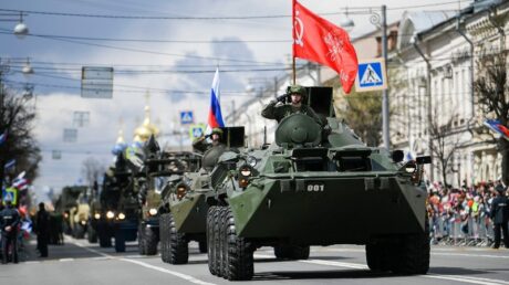 Жители Верхневолжья смогут посмотреть прямые трансляции торжественного прохождения войск в Твери и Ржеве