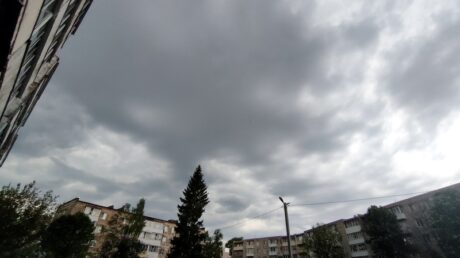 Синоптики предупреждают: ожидается гроза и усиление ветра