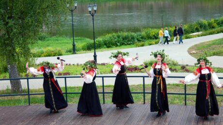 Широкая душа — великая Россия!