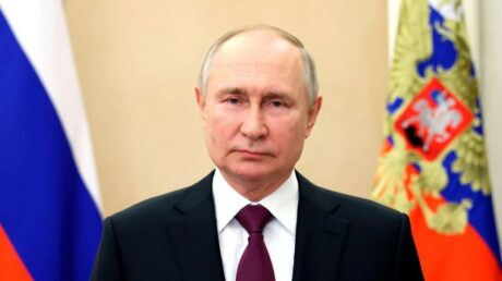 Президент России Владимир Путин поздравил жителей Тверской области с Днём России