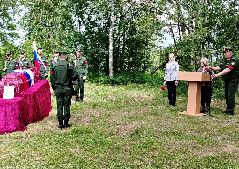 В Старицком округе простились с Дмитрием Муравьёвым, погибшим участником специальной военной операции