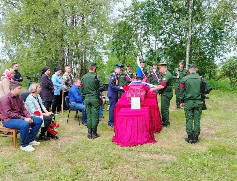 В Старицком округе простились с Дмитрием Муравьёвым, погибшим участником специальной военной операции