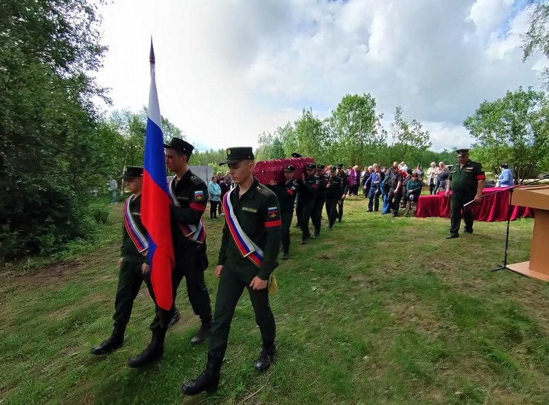 В Старицком округе простились с Дмитрием Муравьёвым, погибшим участником специальной военной операции