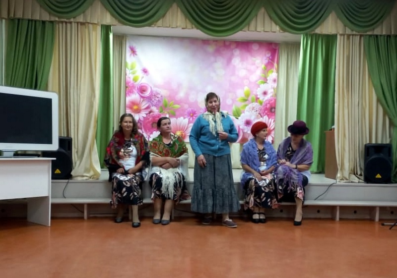 Дарьинцам вручили необычный букет поздравлений