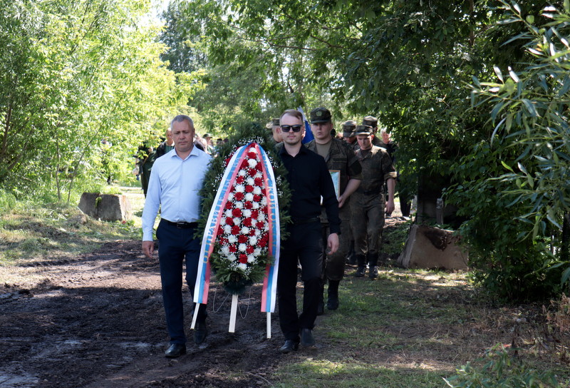 В Старице проводили в последний путь Максима Фецера, погибшего на СВО