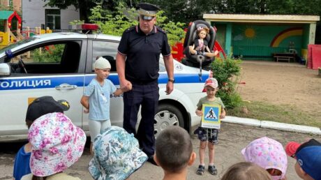 Специалисты обращаются к родителям, детям и подросткам Верхневолжья — в летний период быть особенно внимательными и соблюдать правила безопасности на дорогах