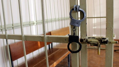 Cуд принял решение о заключении под стражу жителя округа