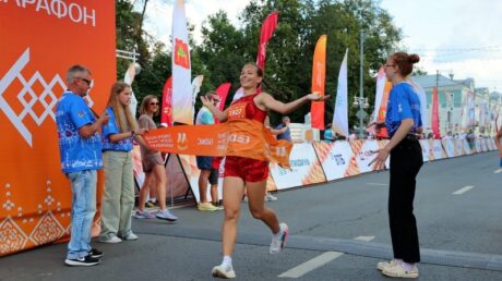 Более 2000 спортсменов и любителей бега объединил Тверской полумарафон в столице Верхневолжья