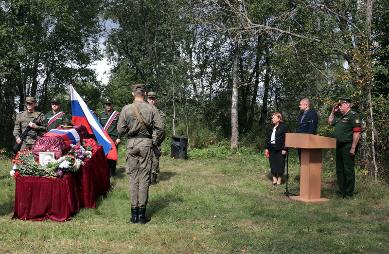 Старицкий округ простился с погибшим на СВО Владимиром Зобовым