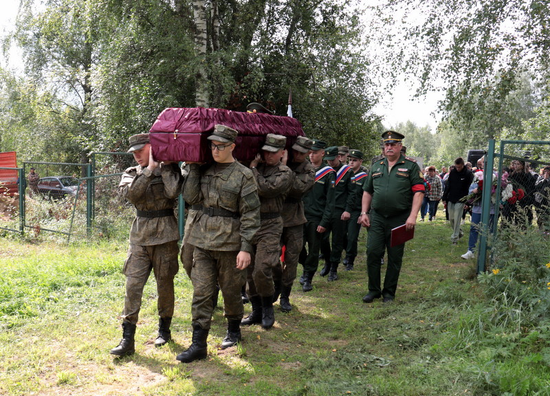 Старицкий округ простился с погибшим на СВО Владимиром Зобовым
