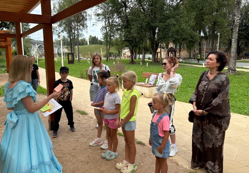 Сказка ожила в парке: как в «Старицком Зарядье» искали сокровища