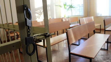 Суд заменил осужденному наказание в виде исправительных работ лишением свободы