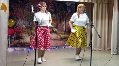 В сердце молодость поёт!