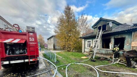 На улице Гусева горел жилой дом