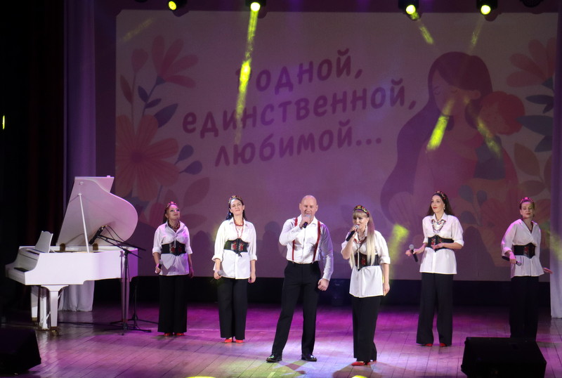 День матери 25