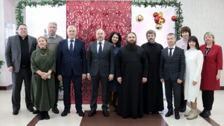Пусть наша «Ёлочка желаний» сияет сказочным огнём!