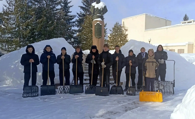 Снежный десант вышел на улицы Старицы