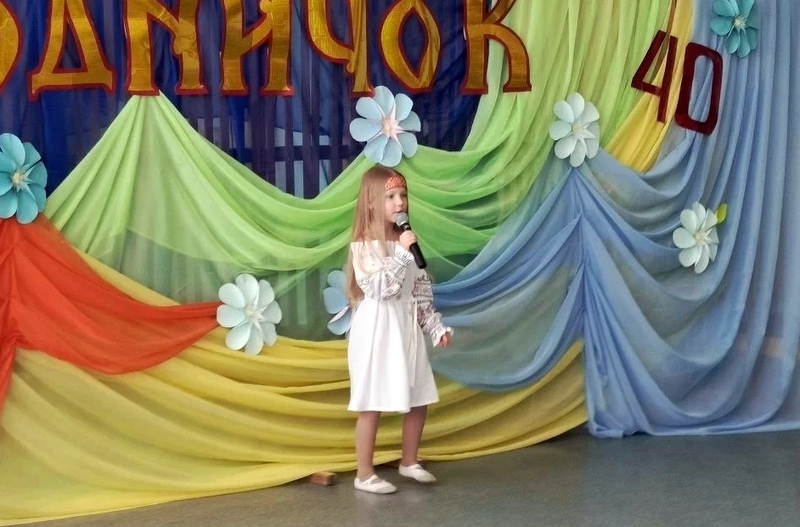 Старичане тепло поздравили «Родничок»