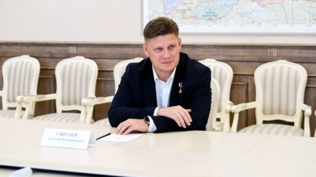 Виталий Королев поздравил Героя России Анатолия Сысоева, который Указом Президента РФ включен в новый состав Центральной избирательной комиссии