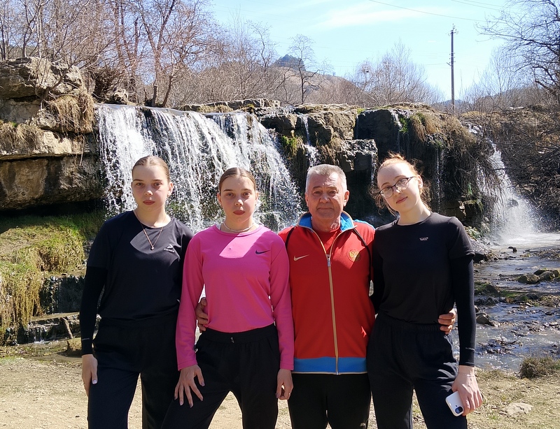 В кроссе - только девушки!