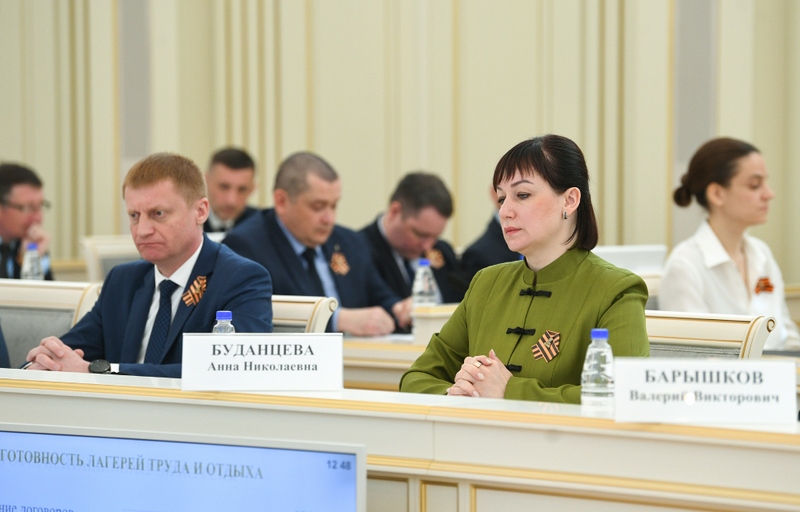 Виталий Королев поставил задачи по организации безопасного и интересного отдыха детей в Тверской области на летних каникулах