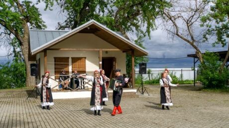 Старичане творчески поздравили Осташков с днём рождения