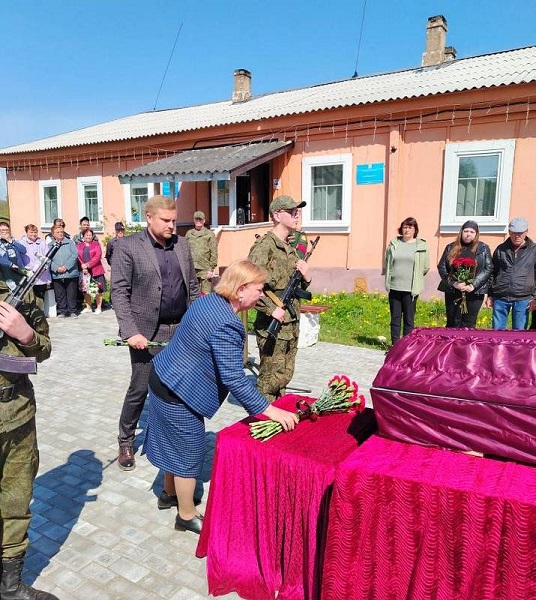 В Бабине предали земле павшего участника СВО Алексея Усова