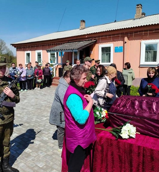 В Бабине предали земле павшего участника СВО Алексея Усова