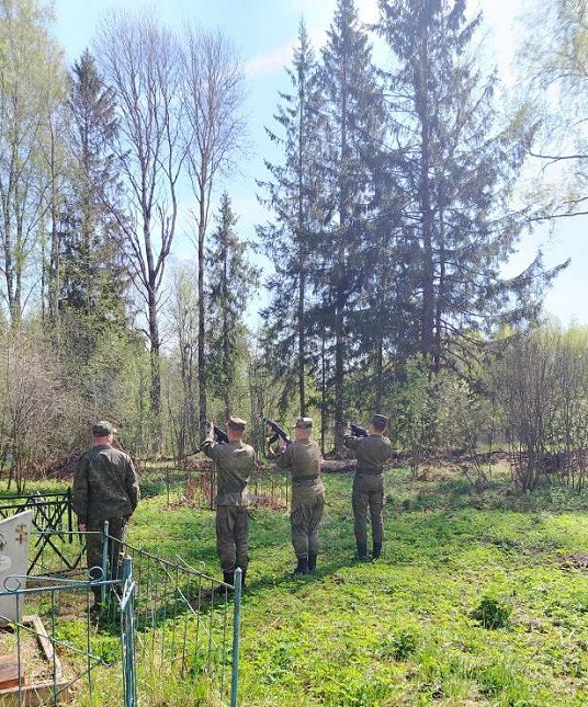 В Бабине предали земле павшего участника СВО Алексея Усова