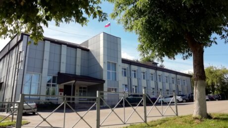 Решением суда обращено взыскание на земельный участок, принадлежащий должнику по исполнительному производству