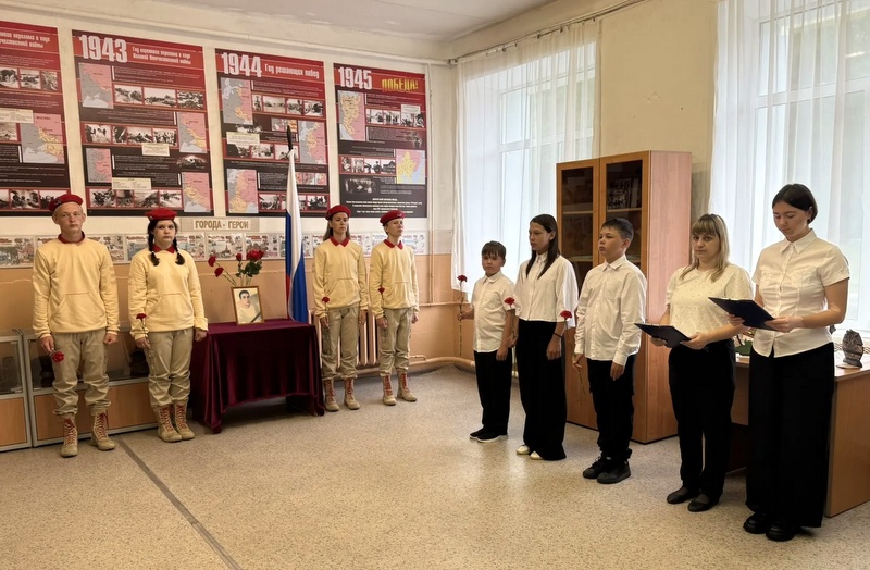 На станции Старица открыли мемориальную доску в честь Сергея Прохорова