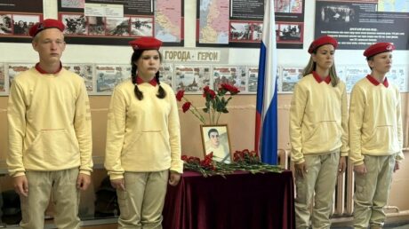 На станции Старица открыли мемориальную доску в честь Сергея Прохорова