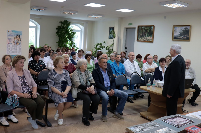 В рабочий полдень