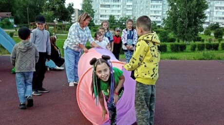 Старицкие мальчишки и девчонки устроили летний переполох