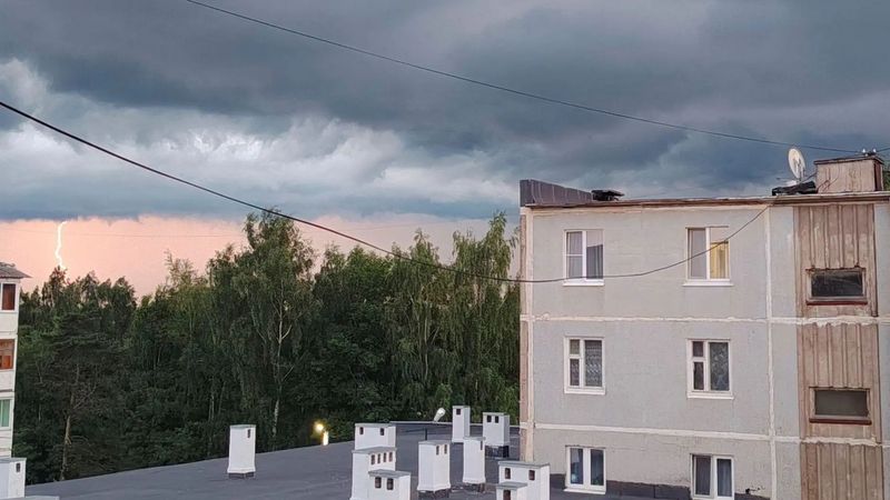 Синоптики предупреждают: возможны сильные ливни и шквалистое усиление ветра
