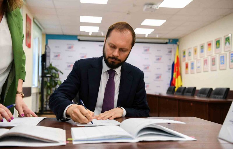 Виталий Королев представил документы для выдвижения в кандидаты на должность Губернатора Тверской области