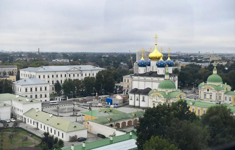 Виталий Королев открыл новое колесо обозрения в Городском саду Твери и обсудил с молодежью планы по развитию Верхневолжья