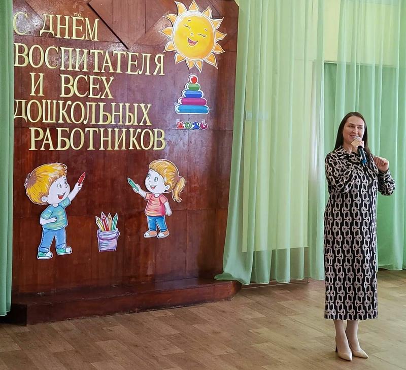 За руку — в большой мир