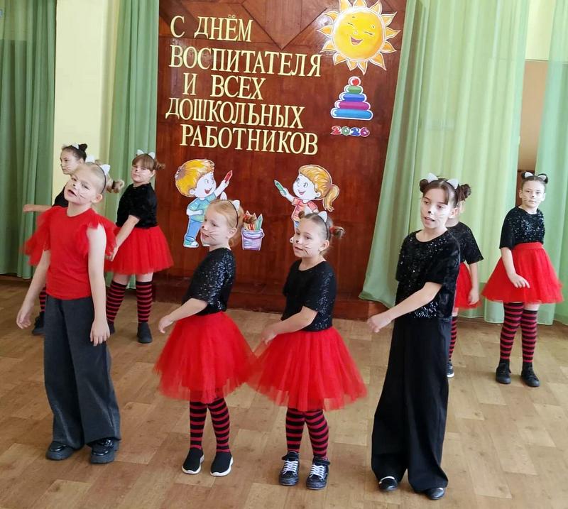 За руку — в большой мир