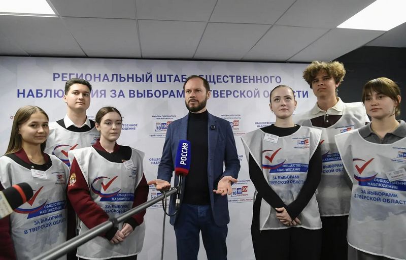 Глава региона Виталий Королев посетил Центр общественного наблюдения за выборами