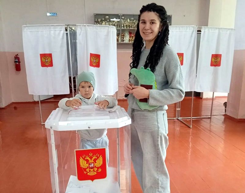 Второй день тройных выборов