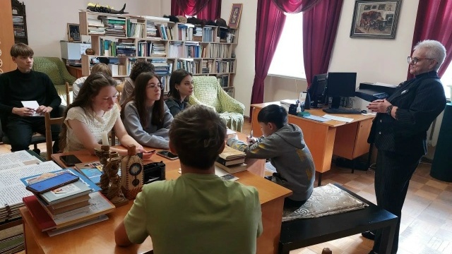 Подростки адаптируют музейные экскурсии для сверстников