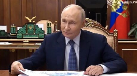 Губернатор Тверской области Виталий Королев поздравил Президента России Владимира Путина с днем рождения