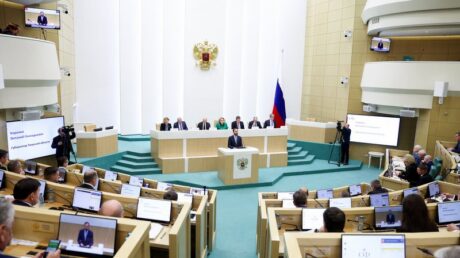 Предложения Виталия Королева по совершенствованию лекарственного обеспечения и предоставления выплат медикам одобрены на парламентских слушаниях по проекту федерального бюджета на 2027 год в Совете Федерации РФ