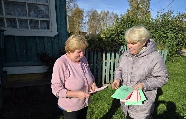 В Орешках и Туркове поздравили пожилых жителей